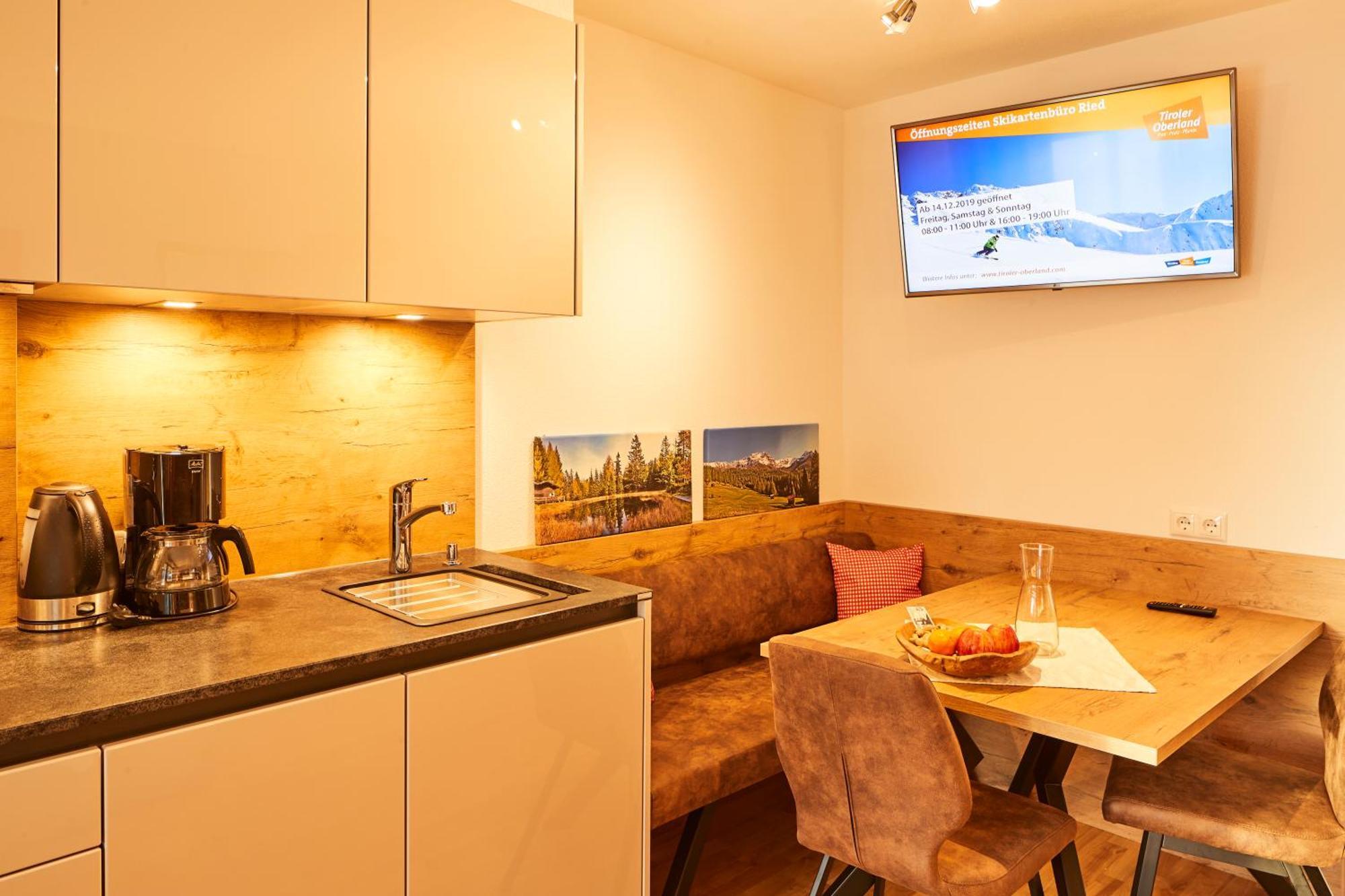 Das Edelweiss - Apartment Kuprian Ried im Oberinntal Kültér fotó